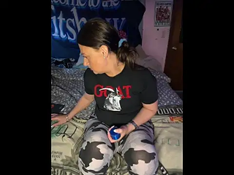 Snapshot of shortywidaphatty chatting on 11-03-25, 01:56 shortywidaphatty online show from 11-03-25, 01:56