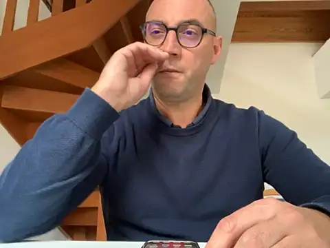 Snapshot of Marronglace1 chatting on 10-06-25, 03:42 Marronglace1 online show from 10-06-25, 03:42