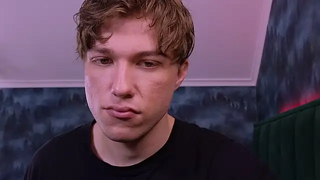 Snapshot of MarkShot_ chatting on 11-14-25, 05:22 MarkShot online show from 11-14-25, 05:22