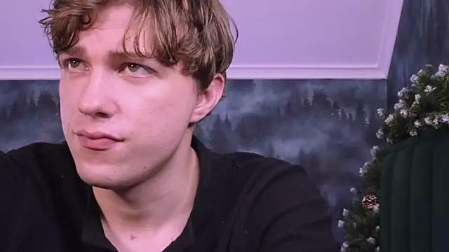 Snapshot of MarkShot_ chatting on 12-04-25, 05:32 MarkShot online show from 12-04-25, 05:32