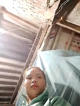 Snapshot of Huyen_x chatting on 12-03-25, 01:13 Huyen x online show from 12-03-25, 01:13