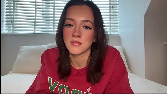 Snapshot of misstressmiaa chatting on 12-19-25, 02:13 misstressmiaa online show from 12-19-25, 02:13