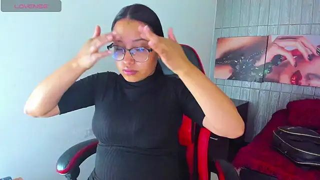 susan mooree online show from 04-27-26, 08:51