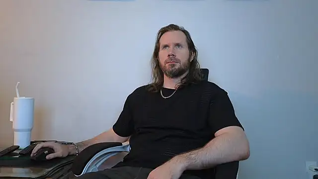 Snapshot of AlbinoAdonis chatting on 05-07-26, 01:55 AlbinoAdonis online show from 05-07-26, 01:55