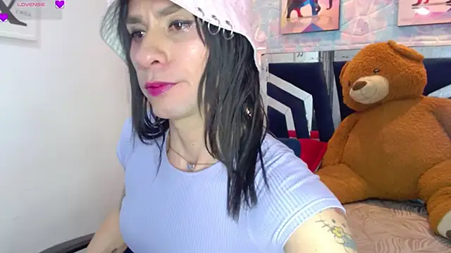 Snapshot of Charlotte_Landry__ chatting on 02-03-26, 03:06 Charlotte Landry online show from 02-03-26, 03:06