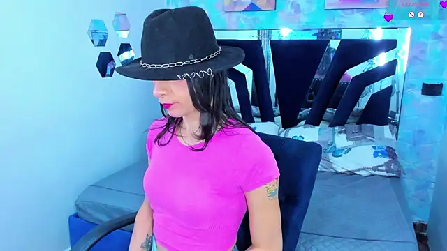 Snapshot of Charlotte_Landry__ chatting on 02-10-26, 05:06 Charlotte Landry online show from 02-10-26, 05:06