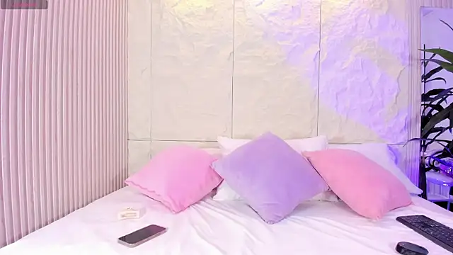 Isabellax21 online show from 10-29-25, 04:15