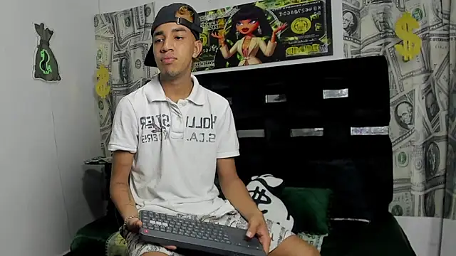 Snapshot of Latin_straight0 chatting on 09-14-25, 06:18 Latin straight0 online show from 09-14-25, 06:18