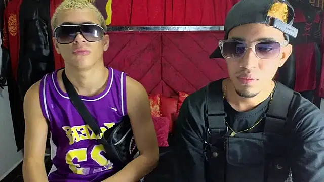 Snapshot of Latin_straight0 chatting on 10-09-25, 04:21 Latin straight0 online show from 10-09-25, 04:21