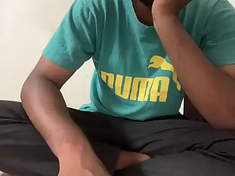 Snapshot of bossyjuicy chatting on 09-22-25, 12:29 bossyjuicy online show from 09-22-25, 12:29