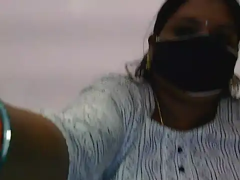 Snapshot of Nisha-telugu chatting on 10-10-25, 01:32 Nisha-telugu online show from 10-10-25, 01:32