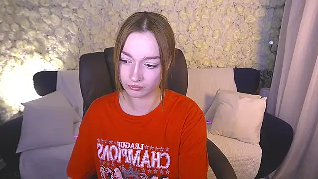 FoxyMayy online show from 06-14-26, 07:49