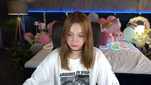 Snapshot of FoxyMayy chatting on 07-15-26, 05:45 FoxyMayy online show from 07-15-26, 05:45