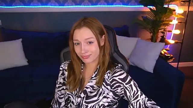 Snapshot of FoxyMayy chatting on 07-19-26, 07:28 FoxyMayy online show from 07-19-26, 07:28