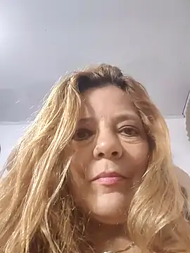 Snapshot of Casandra_Cruz chatting on 09-28-25, 01:05 Casandra Cruz online show from 09-28-25, 01:05