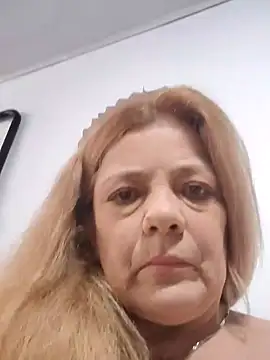 Snapshot of Casandra_Cruz chatting on 10-04-25, 01:31 Casandra Cruz online show from 10-04-25, 01:31