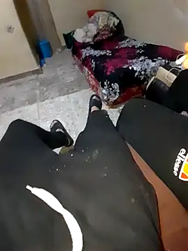 Snapshot of adem63636 chatting on 03-08-26, 04:33 adem63636 online show from 03-08-26, 04:33