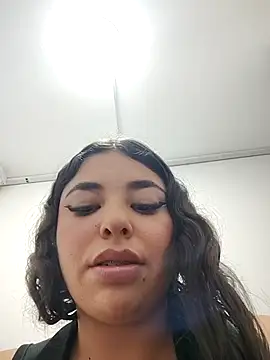 Snapshot of Bagiolett chatting on 10-18-25, 09:15 Bagiolett online show from 10-18-25, 09:15