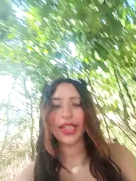 Snapshot of Sweet-Doncella chatting on 09-15-25, 02:39 Sweet-Doncella online show from 09-15-25, 02:39