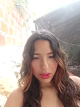 Snapshot of Sweet-Doncella chatting on 09-18-25, 02:52 Sweet-Doncella online show from 09-18-25, 02:52