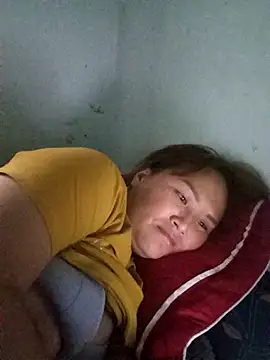 Snapshot of Tamara-a chatting on 10-31-25, 02:12 Tamara-a online show from 10-31-25, 02:12