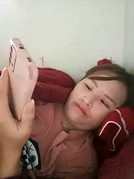 Snapshot of Tamara-a chatting on 11-23-25, 12:32 Tamara-a online show from 11-23-25, 12:32