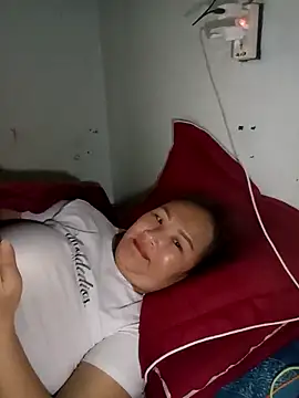 Snapshot of Tamara-a chatting on 12-04-25, 01:04 Tamara-a online show from 12-04-25, 01:04