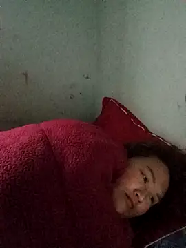 Snapshot of Tamara-a chatting on 12-14-25, 12:27 Tamara-a online show from 12-14-25, 12:27