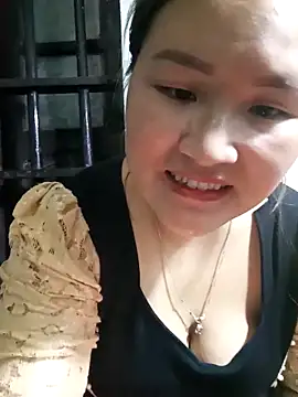 Snapshot of Tamara-a chatting on 02-17-26, 12:45 Tamara-a online show from 02-17-26, 12:45