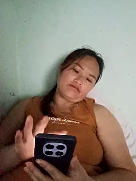 Snapshot of Tamara-a chatting on 02-27-26, 10:15 Tamara-a online show from 02-27-26, 10:15