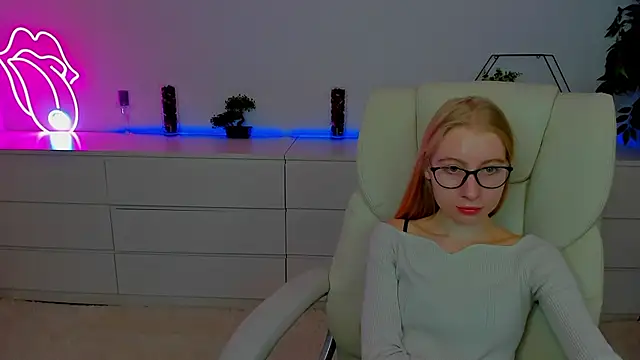 Alina Blonde online show from 10-08-25, 05:38