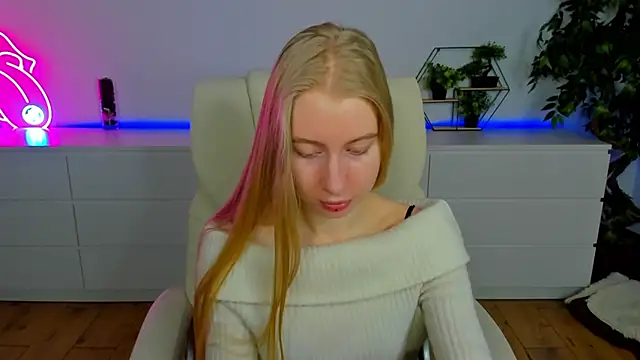 Alina Blonde online show from 02-19-26, 06:42