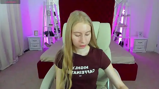 Alina Blonde online show from 07-06-26, 05:37