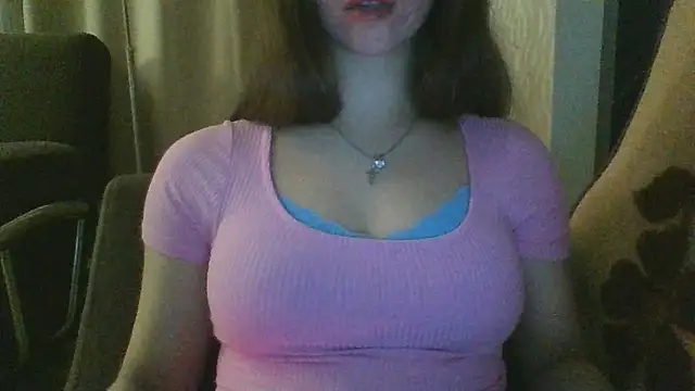 Snapshot of Avenyya chatting on 07-16-26, 05:41 Avenyya online show from 07-16-26, 05:41