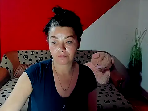 Snapshot of Soffy_Skye chatting on 10-08-25, 03:37 Soffy Skye online show from 10-08-25, 03:37