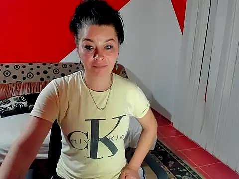 Snapshot of Soffy_Skye chatting on 11-03-25, 04:36 Soffy Skye online show from 11-03-25, 04:36