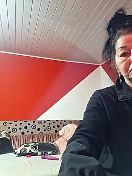 Snapshot of Soffy_Skye chatting on 11-13-25, 08:02 Soffy Skye online show from 11-13-25, 08:02