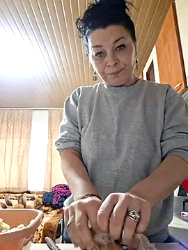 Snapshot of Soffy_Skye chatting on 11-21-25, 07:07 Soffy Skye online show from 11-21-25, 07:07