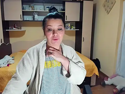 Snapshot of Soffy_Skye chatting on 02-10-26, 05:00 Soffy Skye online show from 02-10-26, 05:00