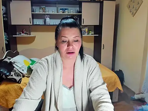 Snapshot of Soffy_Skye chatting on 02-17-26, 04:53 Soffy Skye online show from 02-17-26, 04:53