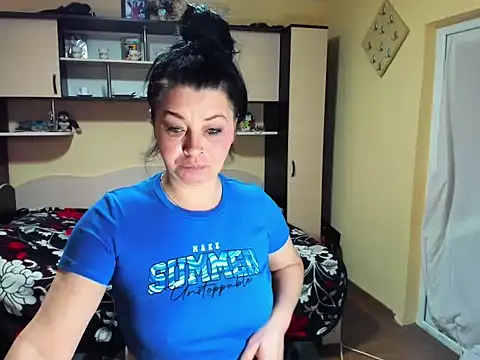 Snapshot of Soffy_Skye chatting on 03-04-26, 06:19 Soffy Skye online show from 03-04-26, 06:19