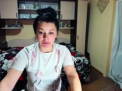 Snapshot of Soffy_Skye chatting on 03-05-26, 06:31 Soffy Skye online show from 03-05-26, 06:31