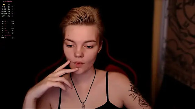 Snapshot of KrisNeal chatting on 11-01-25, 09:00 KrisNeal online show from 11-01-25, 09:00