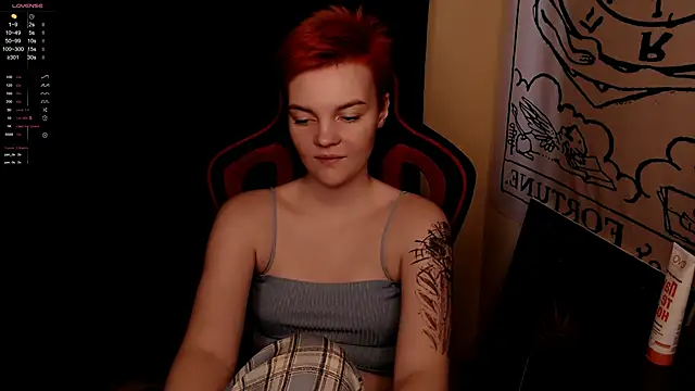 Snapshot of KrisNeal chatting on 11-07-25, 10:15 KrisNeal online show from 11-07-25, 10:15