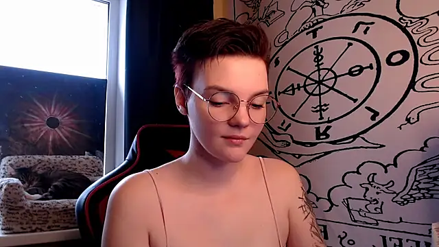 Snapshot of KrisNeal chatting on 11-16-25, 08:42 KrisNeal online show from 11-16-25, 08:42