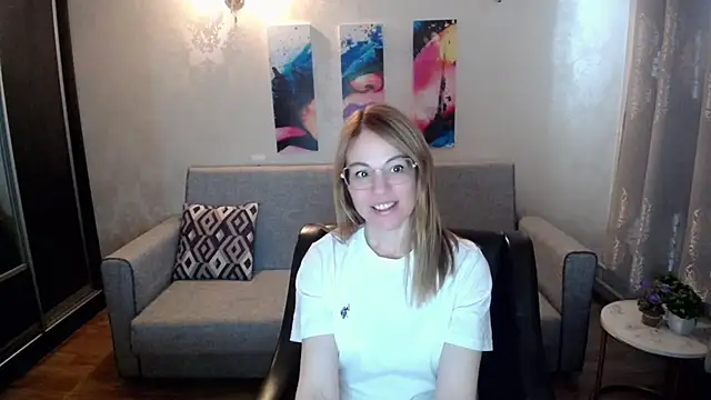 Snapshot of shy_hot_cat chatting on 10-15-25, 06:57 shy hot cat online show from 10-15-25, 06:57