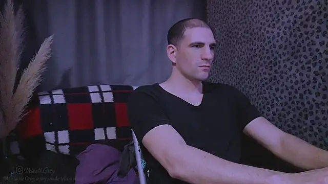 Snapshot of ObeyLust chatting on 10-18-25, 08:31 ObeyLust online show from 10-18-25, 08:31