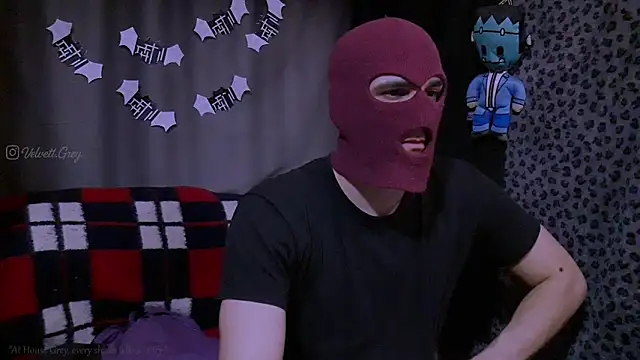 Snapshot of ObeyLust chatting on 10-25-25, 12:18 ObeyLust online show from 10-25-25, 12:18