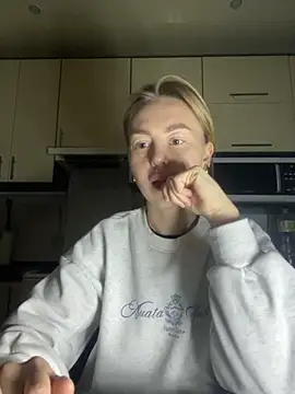 MartaLuna  online show from 11-27-25, 08:00