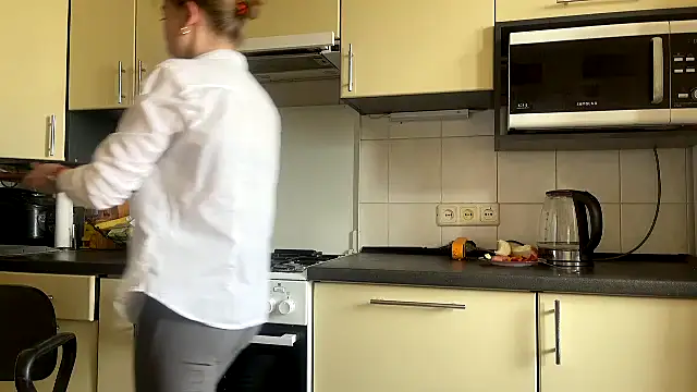 MartaLuna  online show from 04-26-26, 08:12